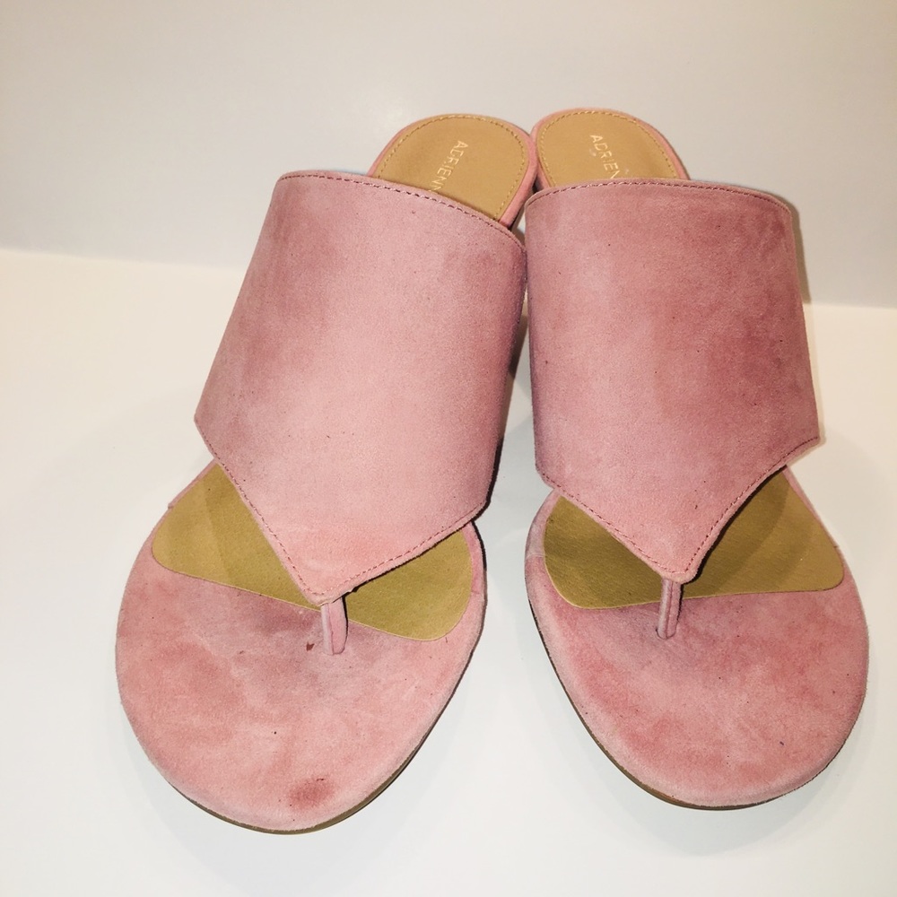 adrienne vittadini Prusha suede thong sandals  7.5